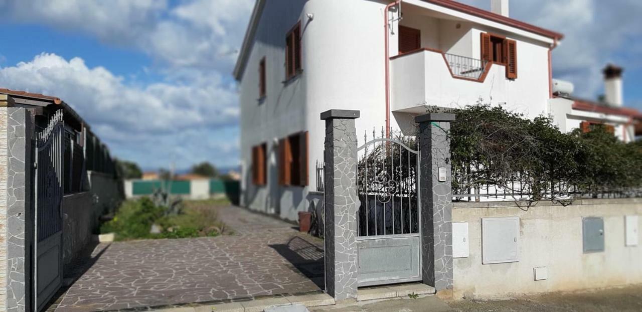 Villa Rosa SantʼAntìoco Екстериор снимка